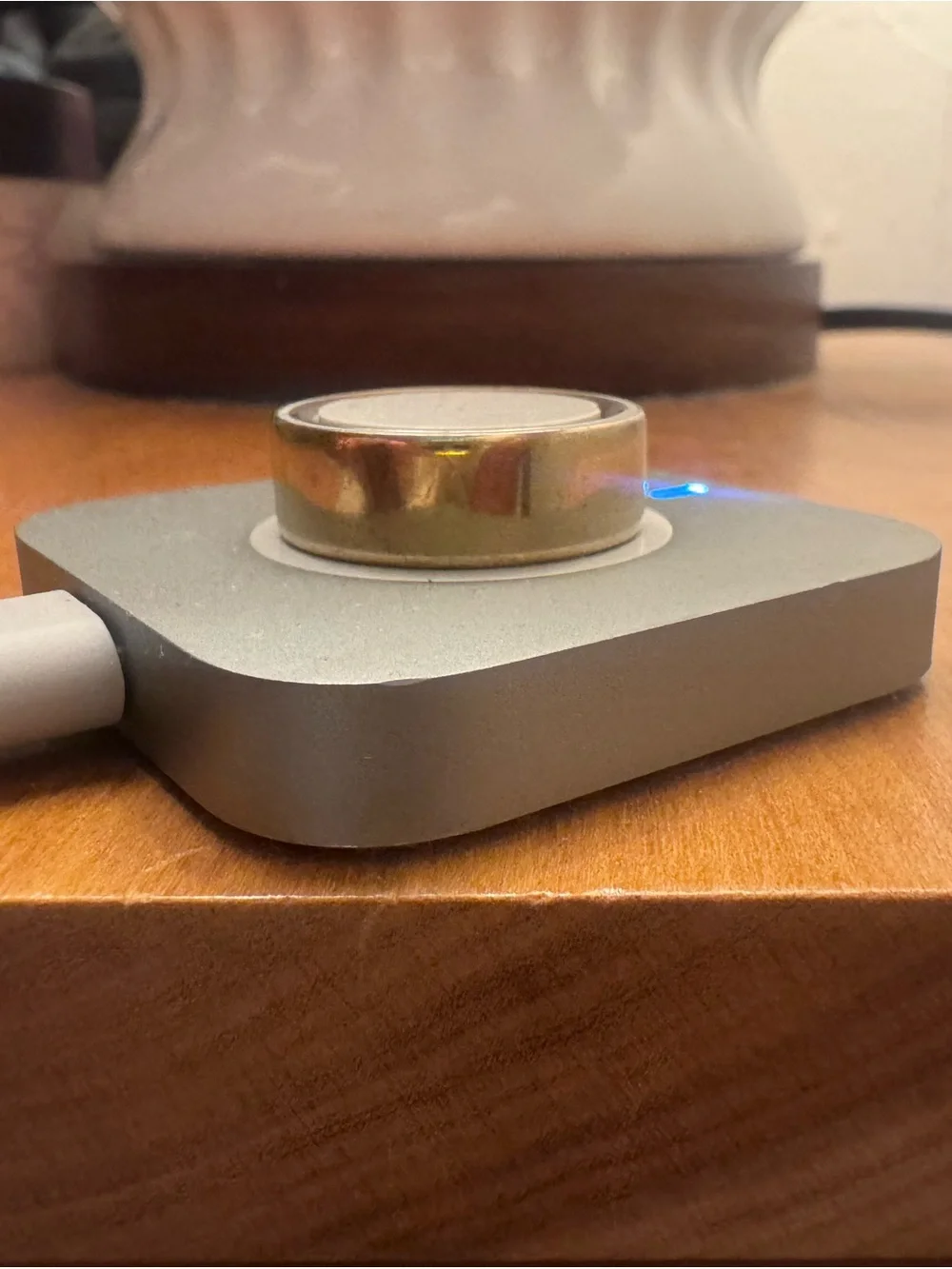 Oura Metallic Charging Dock in Silver and Gold